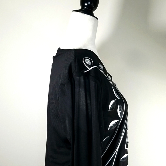 Compliments Sheer Lined Top With Embellishment. - Picture 4 of 8